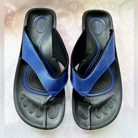 Aerothotic Blue Black Size 8 Flip Flops Matte Gloss Metallic Sandals NEW - Picture 2 of 14